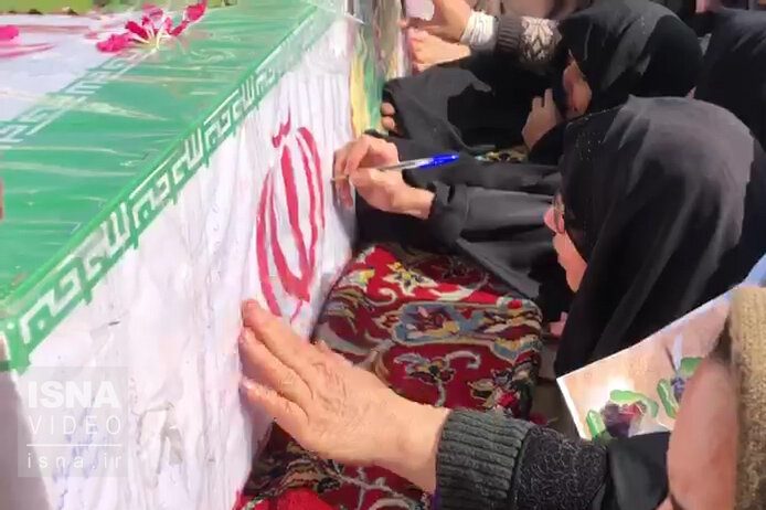 ویدئو-/-تشییع-پیکر-شهدای-حادثه-تروریستی-خاش