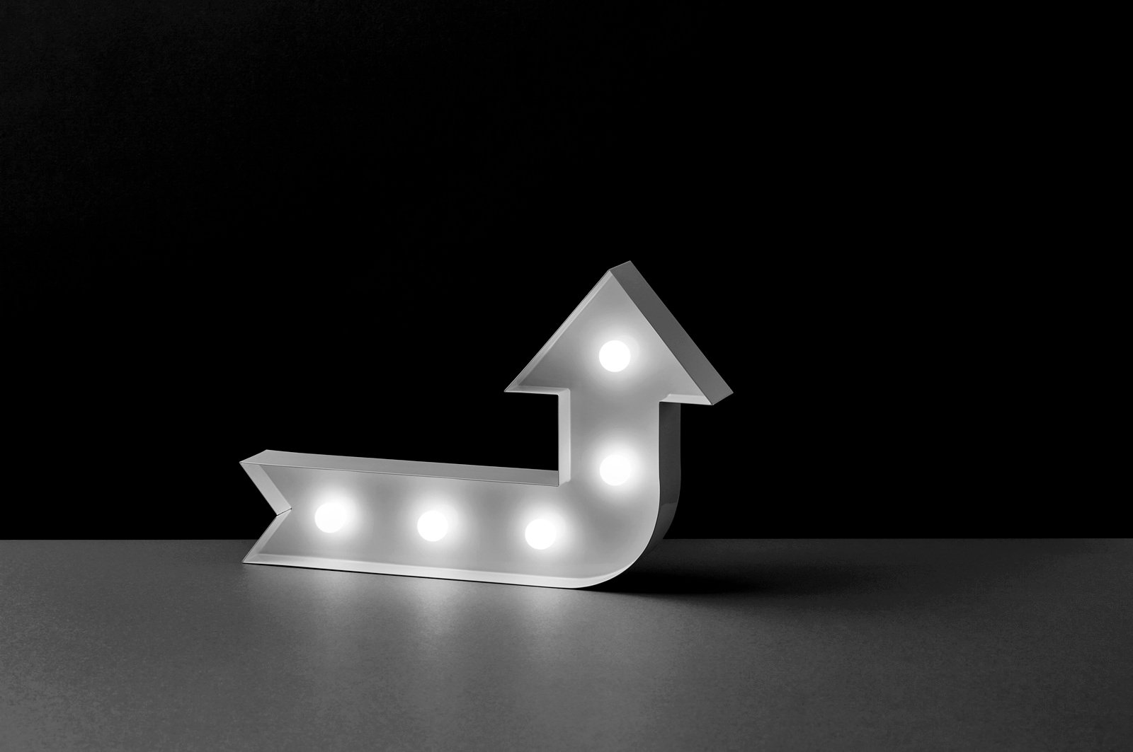 a&o-shearman-advises-clearstream-on-d7-platform-underpinning-eib’s-first-dlt-native-and-ecb-collateral-eligible-commercial-paper-issuance